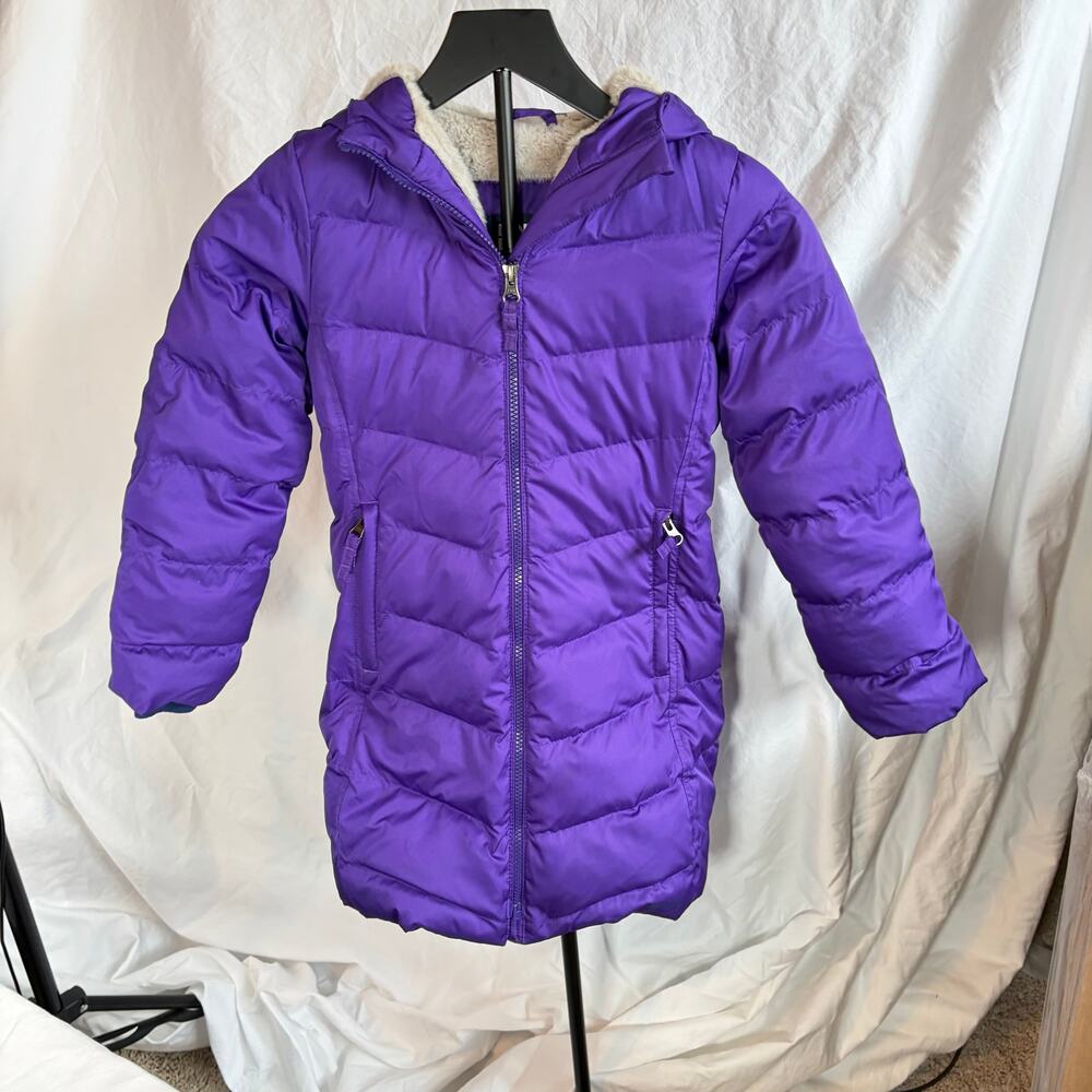Lands End girls long purple fur lined puffer jacket.  Size S 6-7.  Heavyweight - Picture 3 of 9